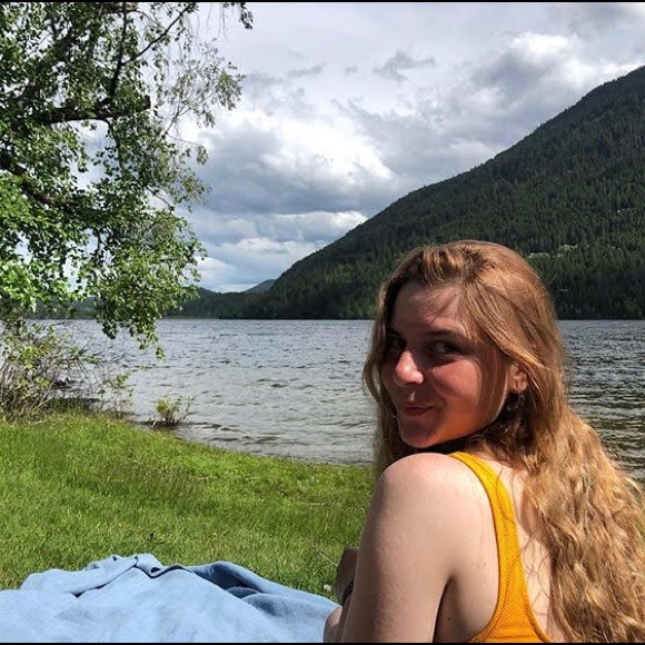 Meet your Posher, Sarah - Picture 1 of 1